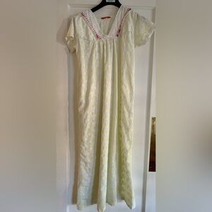 Juliet Housedress Lounger Large Lemon Lime Embroidered Flowers Eyelet Coquette